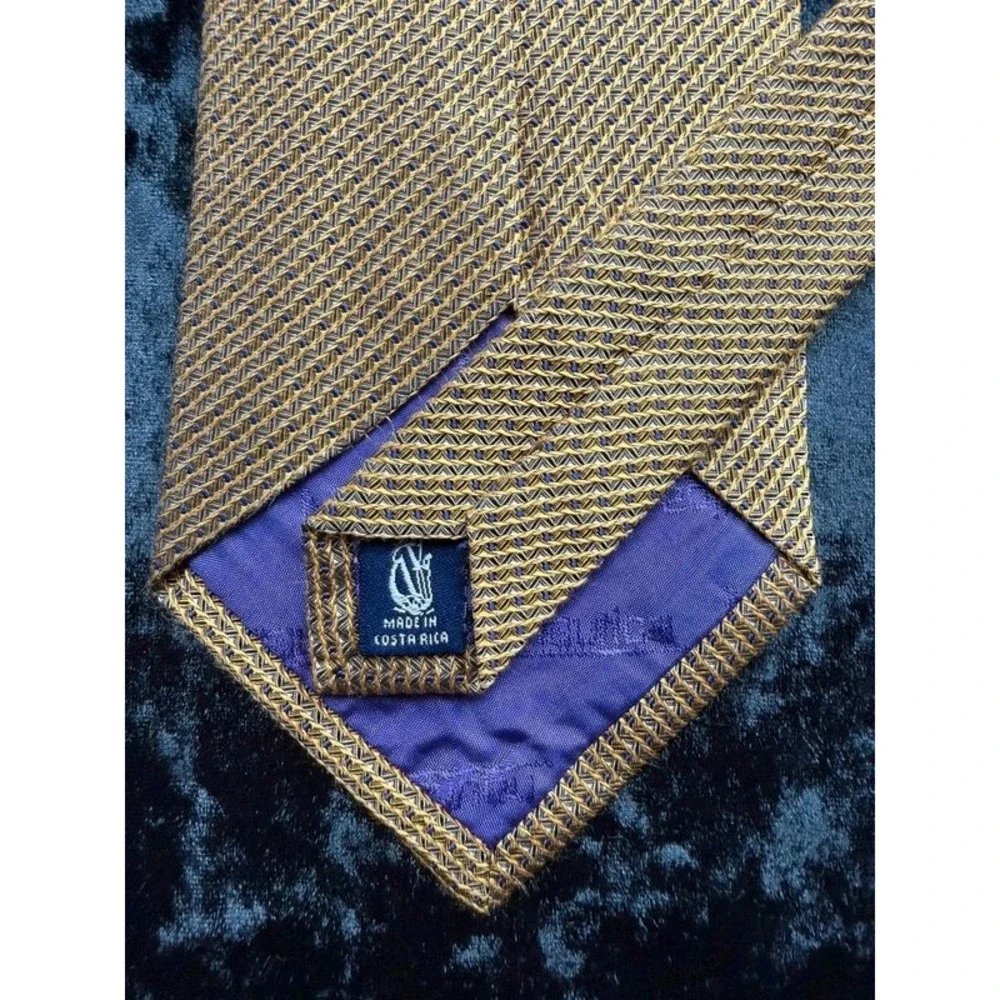 Nautica Men's 100% Silk Tie Gold Navy Textured Geometric Costa Rica RN19388
